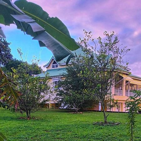 La Kazadette Guest House Lamentin Екстериор снимка
