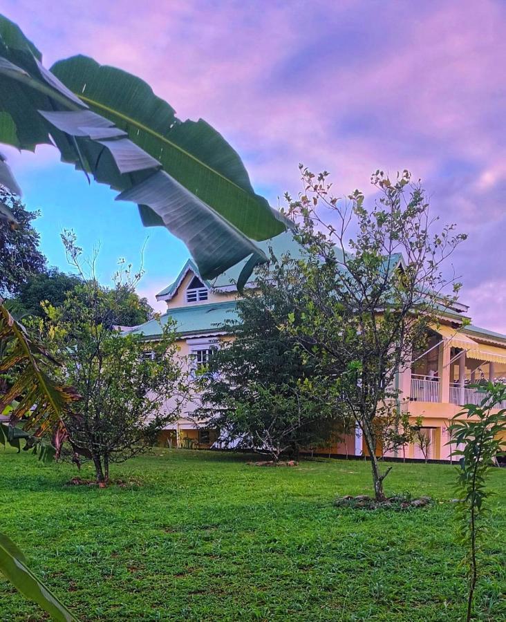La Kazadette Guest House Lamentin Екстериор снимка